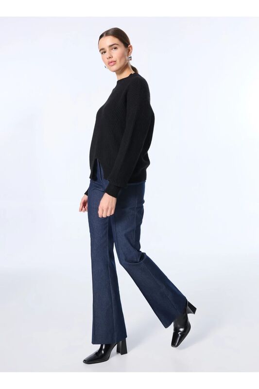 Yün Karışımlı Düşük Omuz Normal Kesim Kazak Kadın Siyah Kazak - 324A136WM105B